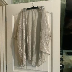 Dylan Sheervelvet cardigan shawl Silvery white/gray